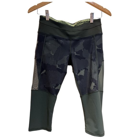 LULULEMON 🇨🇦 Camo Crop Leggings Size 4-6 (No Tag) Mesh sides and Back Army - Picture 4 of 11